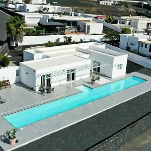 https://casa-conil.in-canary-islands.com
