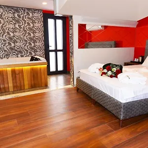 Renk Karsiyaka Otel