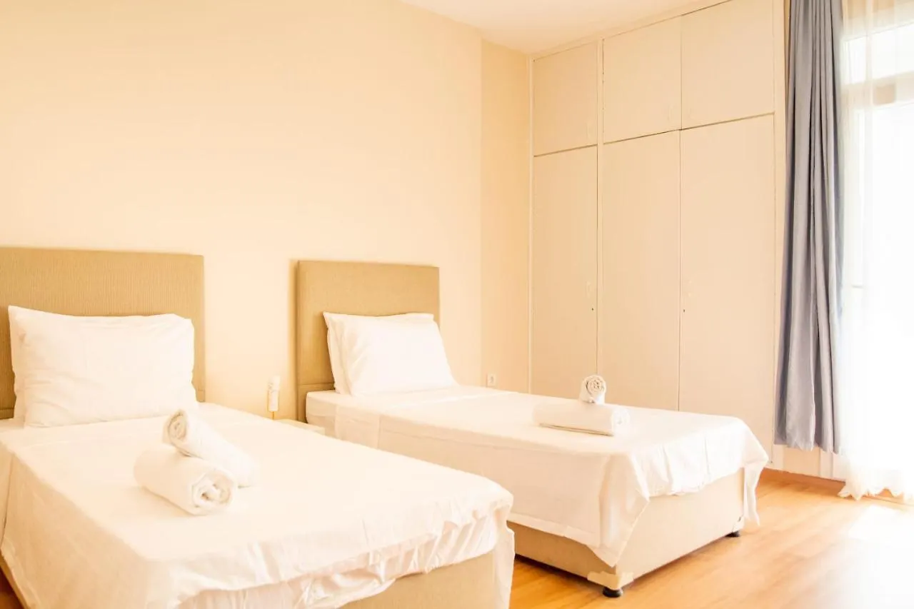 Lovely Flat Near Public Transportation In Izmir Turkey